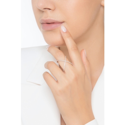 Criss cross white gold 18k with diamonds 