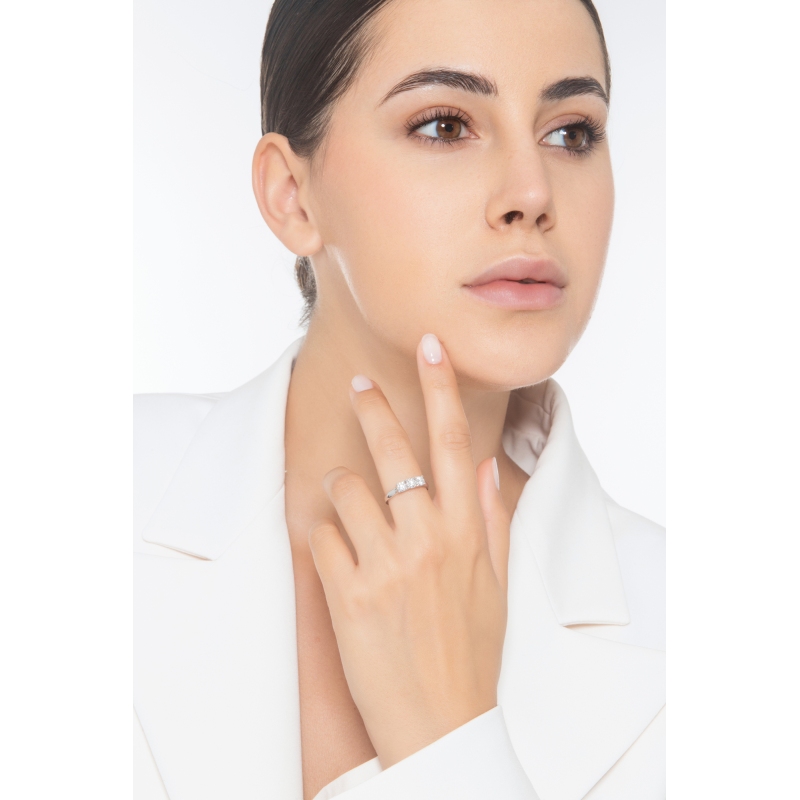 Anello Trilogy in Oro bianco 18k con Diamanti ct. 0,90