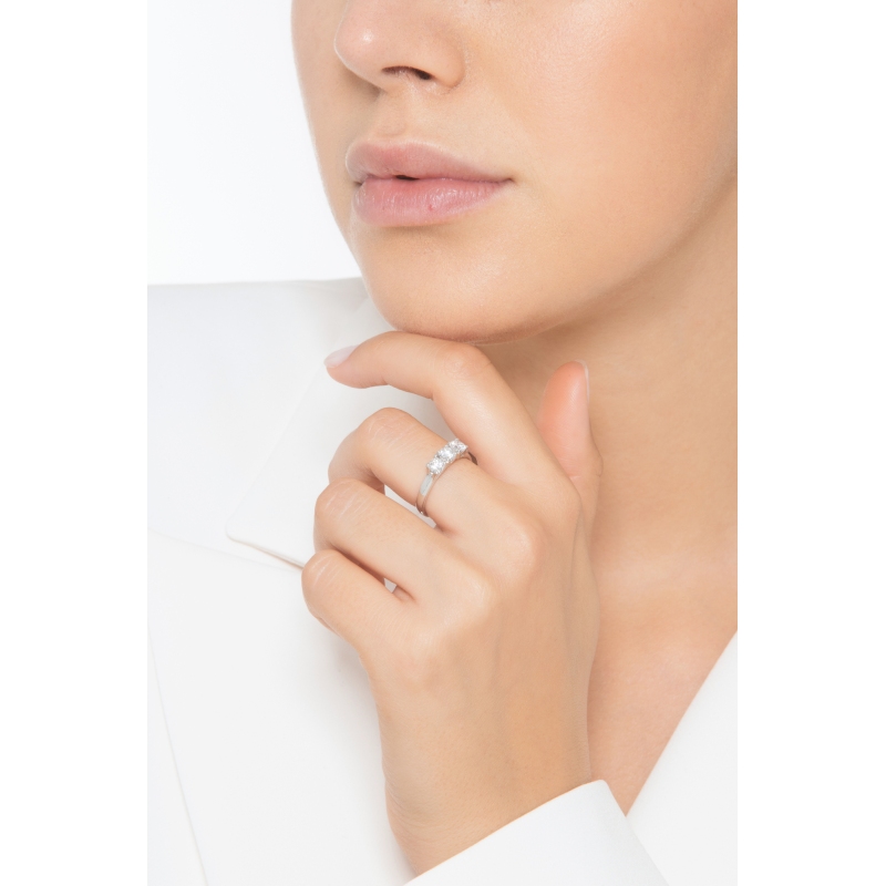 Anello Trilogy in Oro bianco 18k con Diamanti ct. 0,90
