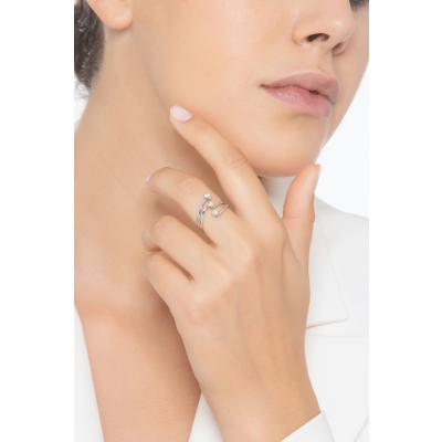 Trilogy diamond ring white gold 18k
