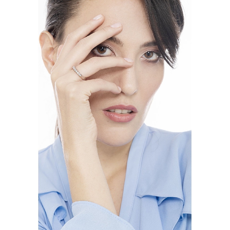 Anello Veretta a 7 pietre in Oro bianco 18k con Diamanti ct. 0,25