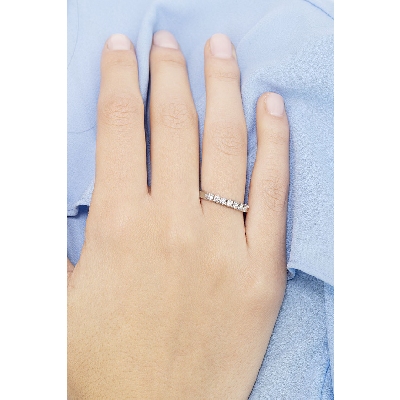 Anello Veretta a 7 pietre in Oro bianco 18k con Diamanti ct. 0,25