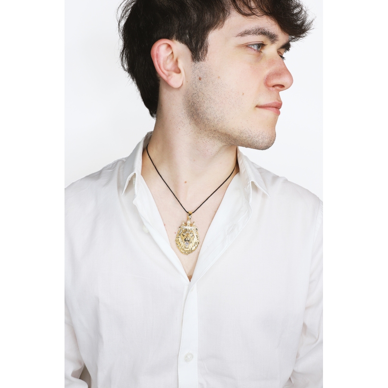 Ciondolo leone in oro giallo 18k con zirconi
