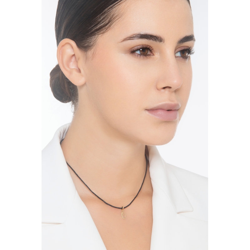 Ciondolo con lettera iniziale O corsivo in oro giallo 18k