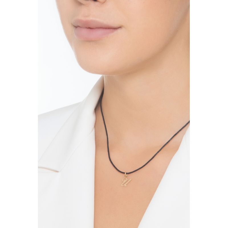 Ciondolo con lettera iniziale U corsivo in oro giallo 18k