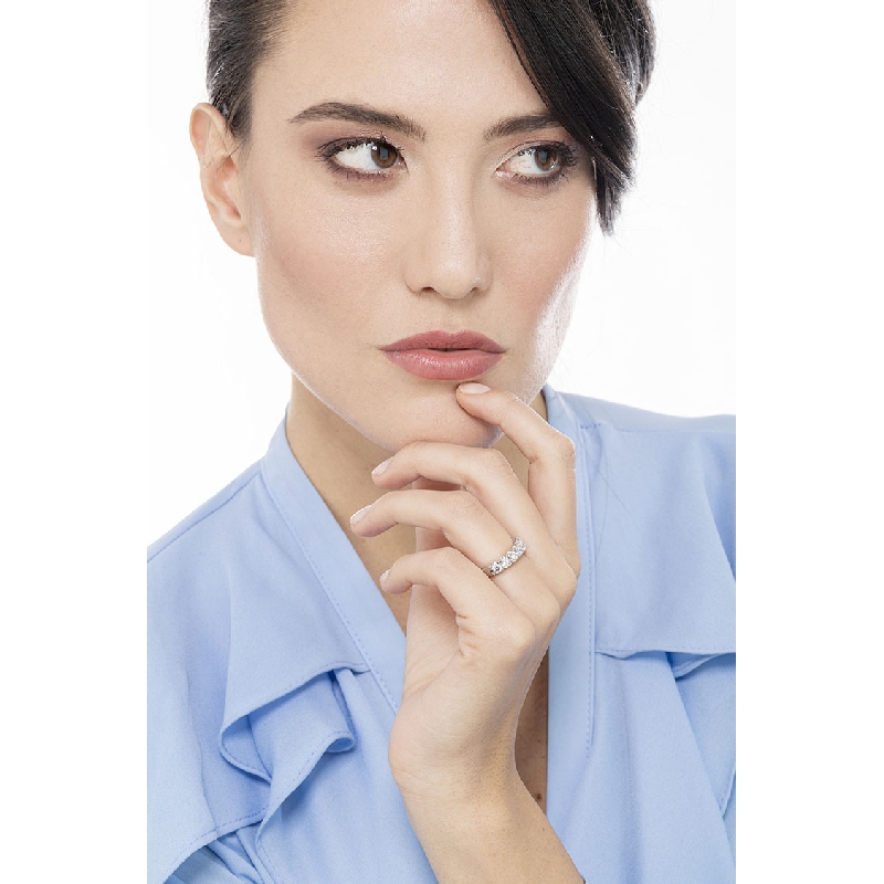 Anello Veretta a 7 pietre in Oro bianco 18k con Diamanti