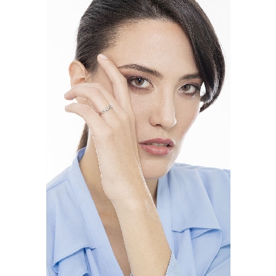 Anello Veretta a 9 pietre in Oro bianco 18k con Diamanti ct. 0,25