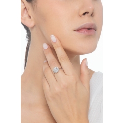 Anello in oro bianco 18k contorno fiori in diamanti 2