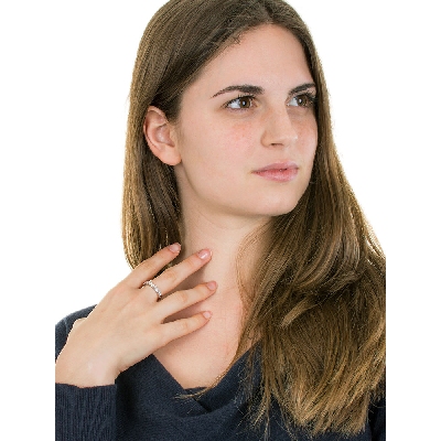 Anello Veretta a 9 pietre in Oro bianco 18k con Diamanti ct. 0,65