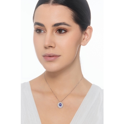 18k white gold necklace with central tanzanite and diamonds
