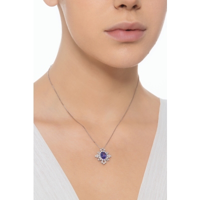 18k white gold necklace with pendant with tanzanite oval cut and diamonds 