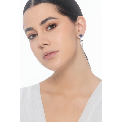 Orecchini pendenti fiore in oro bianco 750 con zaffiri blu e diamanti