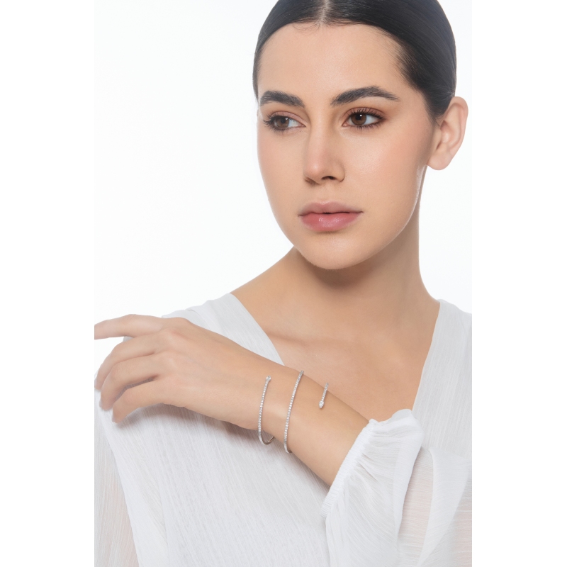 Bracciale semirigido in oro bianco 750 e diamanti
