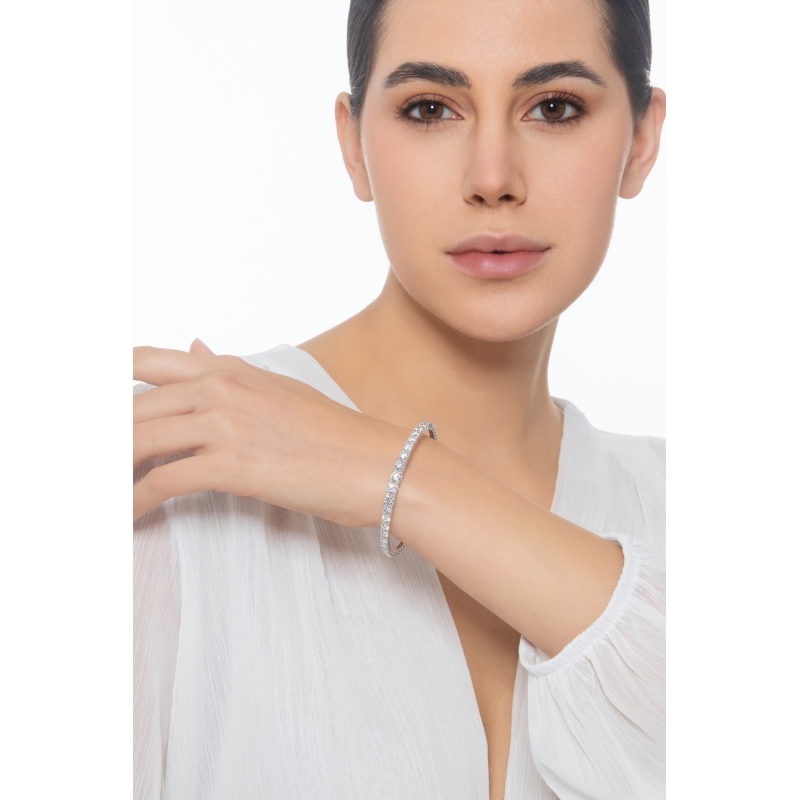 Bracciale semirigido in oro bianco 18k con diamanti a scalare