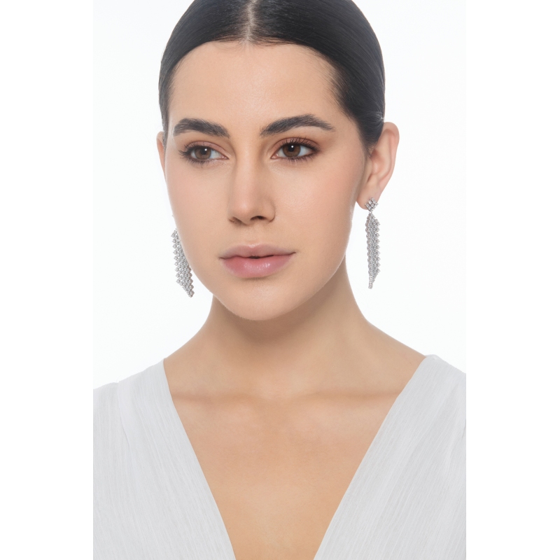 Orecchini design pendenti in oro bianco 750 con diamanti