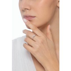 Anello con diamante taglio goccia 0.70ct GIA in oro bianco 18k 2