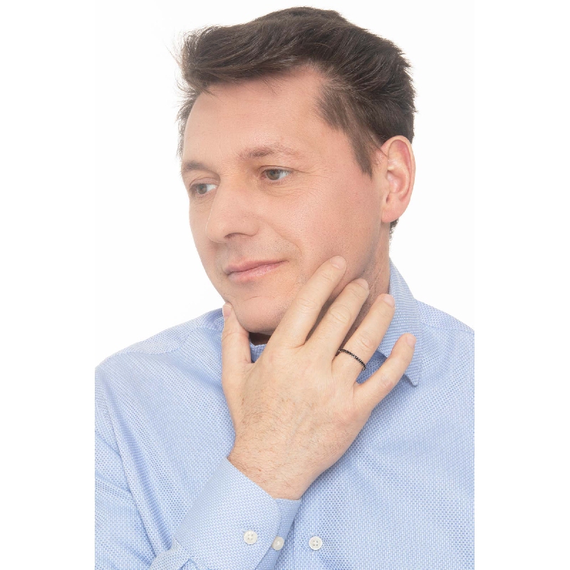 Anello eternity in oro bianco 18k con diamanti neri