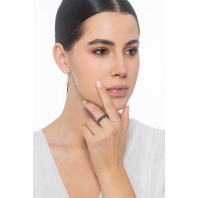 Anello eternity in oro bianco 18k con due file in diamanti neri