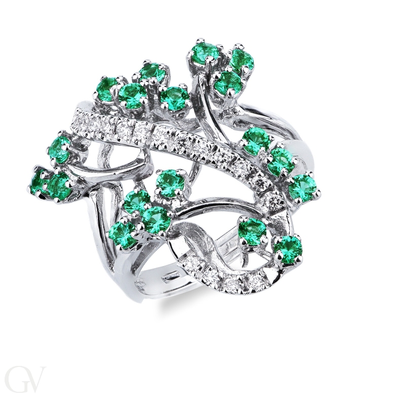 White gold 18k ring with diamonds and emeralds