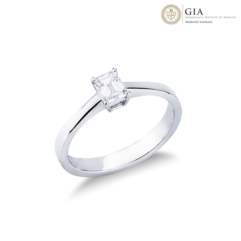 Anello con diamante taglio smeraldo 0.50ct  GIA in oro bianco 18k