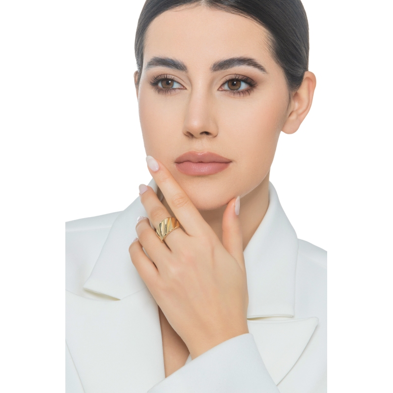 Anello a fascia in oro giallo 750 ondulato