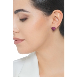 Orecchini in oro bianco 18k con cuore bombato in pavè di rubini 2