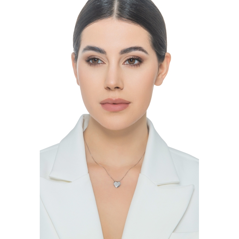 Collana in oro bianco 750 con pendente cuore e diamanti