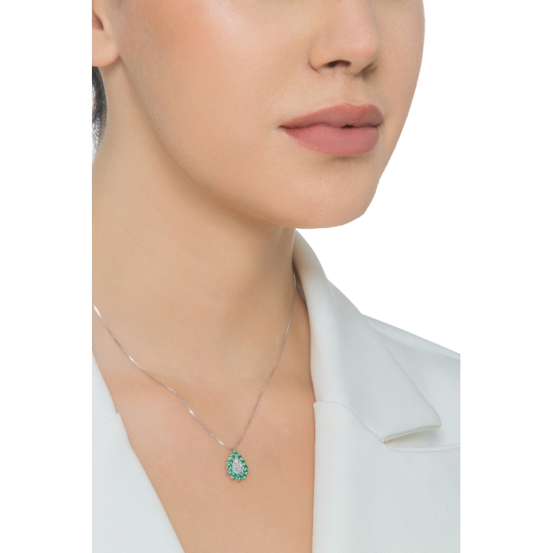 Diamonds and emeralds pavè pendant necklace in white gold 18k