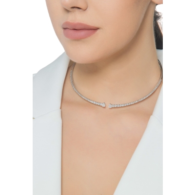 Girocollo choker in oro bianco 18k con diamanti