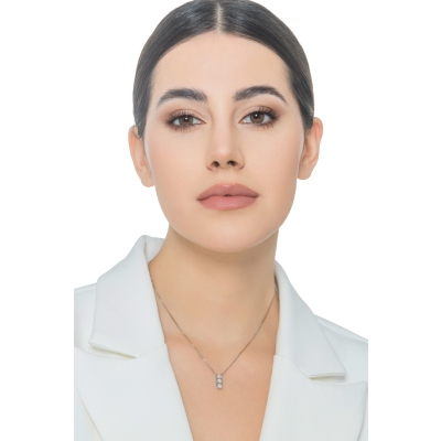 Collana in oro bianco 18k con pendente trilogy in diamanti, 1.25x0.44 cm