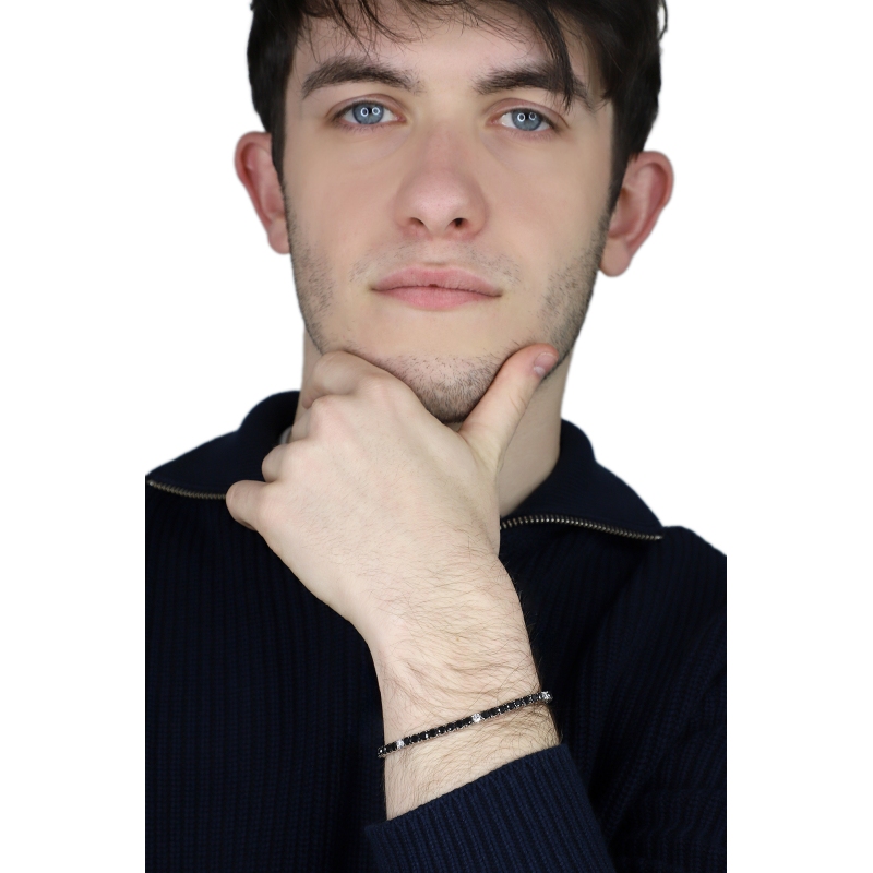 Elegant tennis bracelet with black and white diamonds
