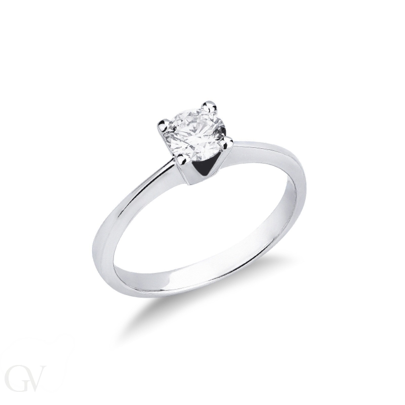 4 claw solitaire ring with a 0,50 ct diamond 