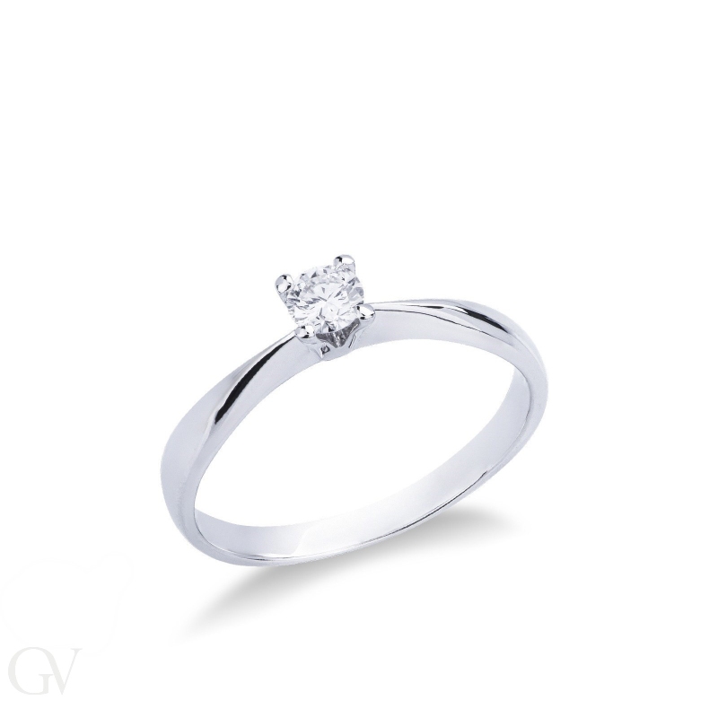 White gold 18k 4 claw solitaire diamond ring 0,20 ct