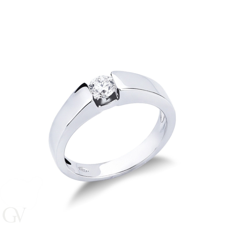 Solitaire ring with a 0,30 ct diamond