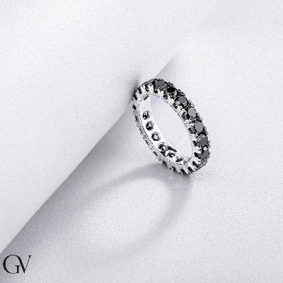 White gold 18k eternity ring with black diamonds and burnished tips