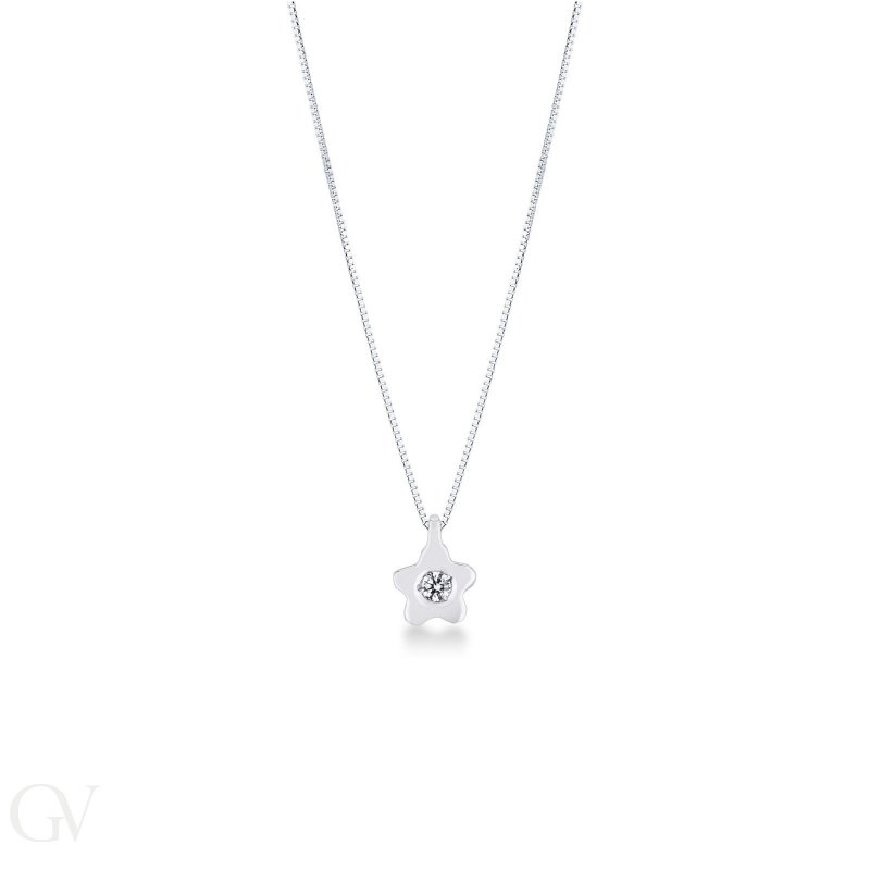 Necklace in white gold 18k with diamond in a flower pendant  