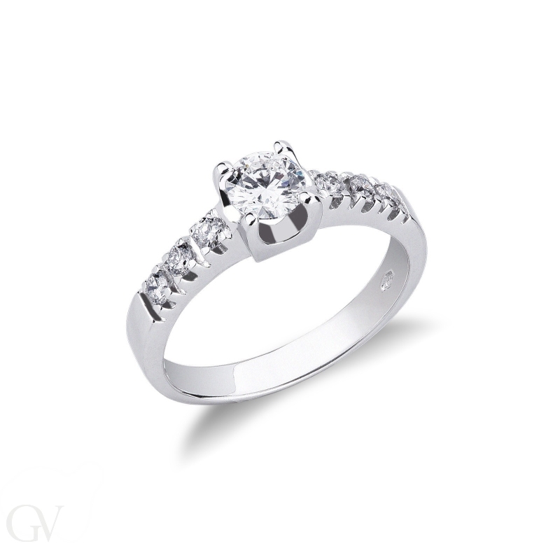 18k white gold solitaire ring with diamonds