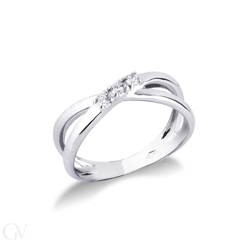 Crossover ring white gold 18k with three diamonds 