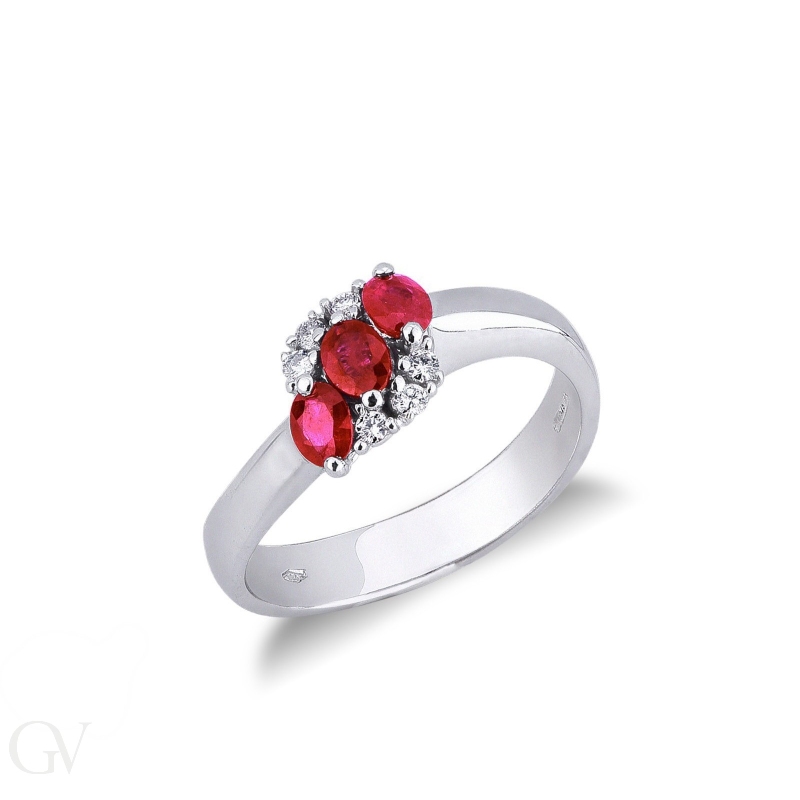 White gold 18k trilogy ring with rubies and diamonds