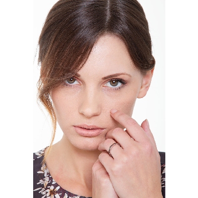 White gold 18k eternity ring with cognac diamonds and burnished tips 