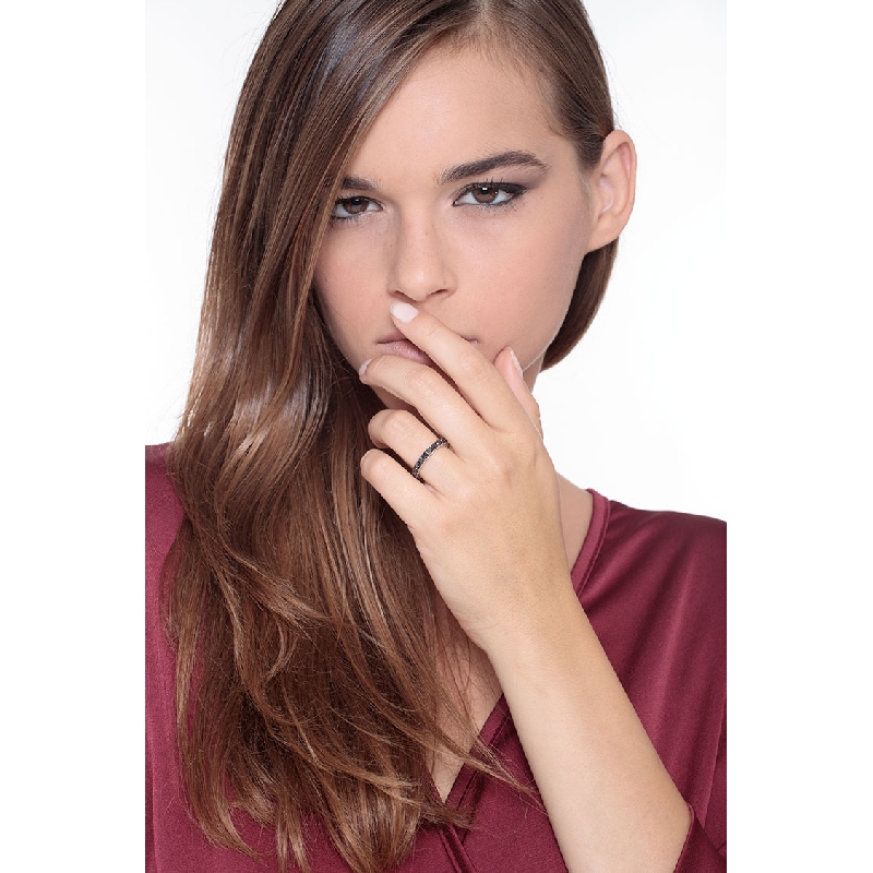 18k white gold eternity ring with black diamonds 