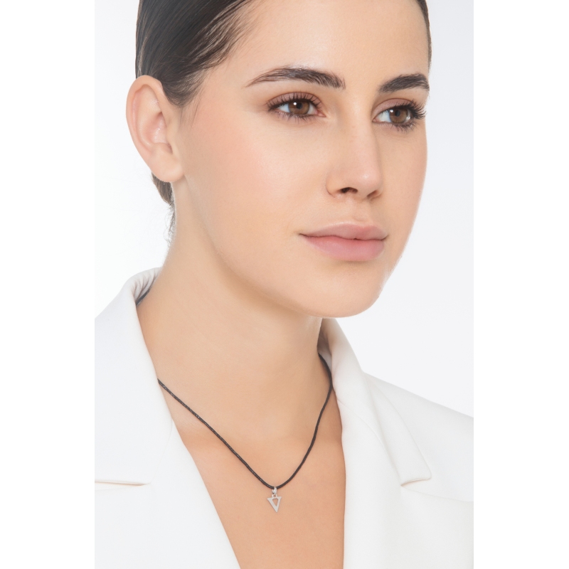 Ciondolo con lettera V stampatello in oro bianco 18k