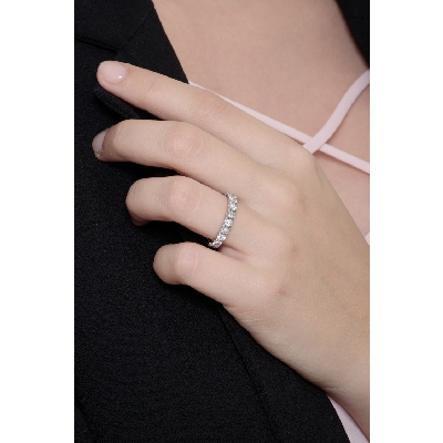 Anello Eternity in Oro Bianco 18k con Diamanti