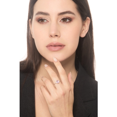 Anello in oro bianco 18k con ametista rettangolare e diamanti