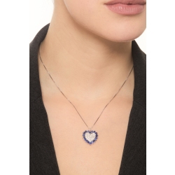 Collana in oro bianco 18k con ciondolo cuore diamanti e zaffiri blu 2