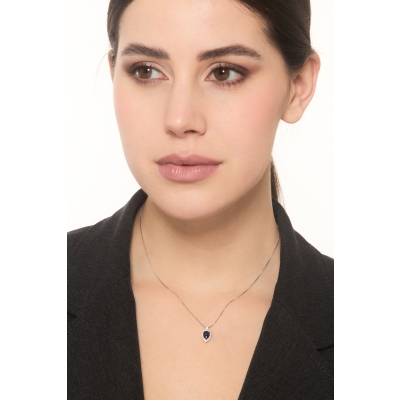 Collana in oro bianco 750 con ciondolo zaffiro blu a goccia e diamanti
