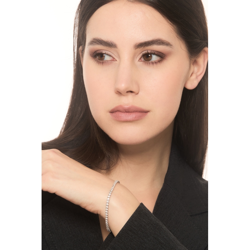 Bracciale Tennis lineare in oro Bianco 18k con Diamanti. Larghezza maglia 2,75 mm