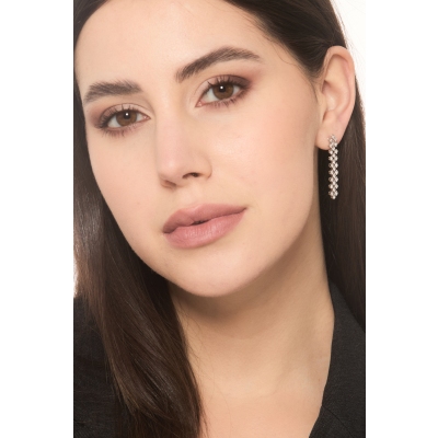 Orecchini tessuto pendenti in oro bianco 18k con diamanti