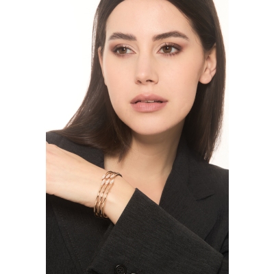Bracciale design in oro rosa 18k con diamanti 