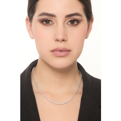 Girocollo tennis a scalare in oro bianco 18k con diamanti